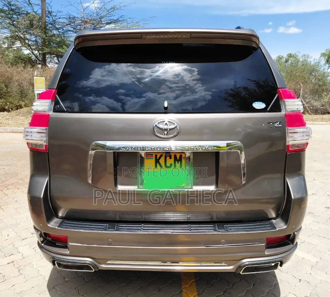 Toyota Land Cruiser Prado 2010 Gold