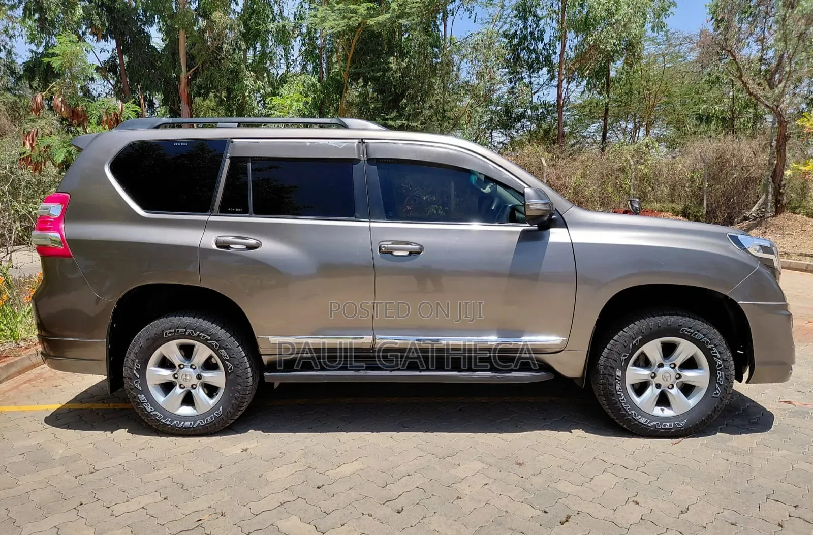 Toyota Land Cruiser Prado 2010 Gold