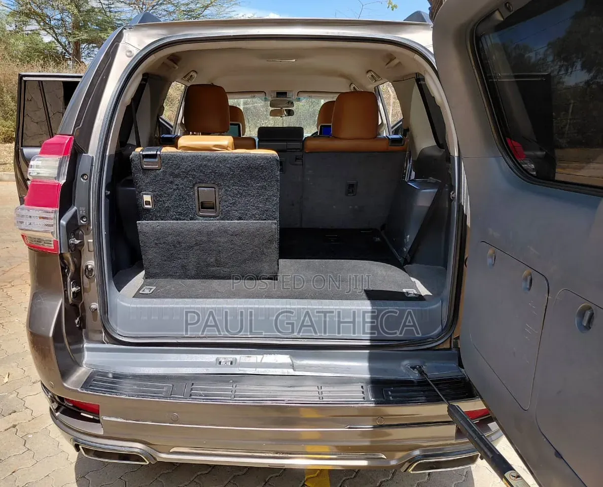 Toyota Land Cruiser Prado 2010 Gold