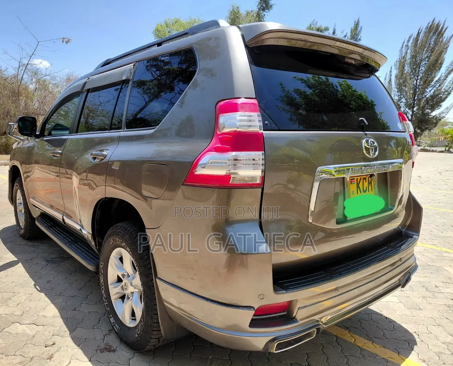 Toyota Land Cruiser Prado 2010 Gold