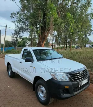 Toyota Hilux 2011 White