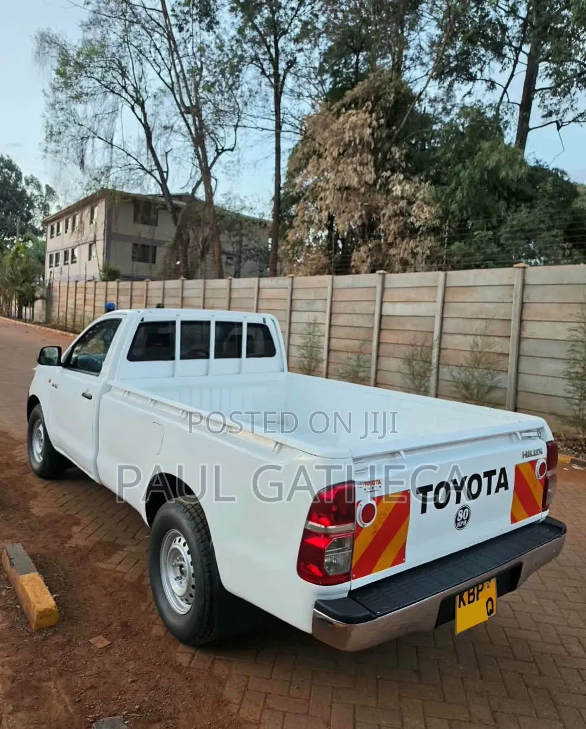 Toyota Hilux 2011 White