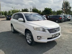 Toyota Vanguard 2010 White