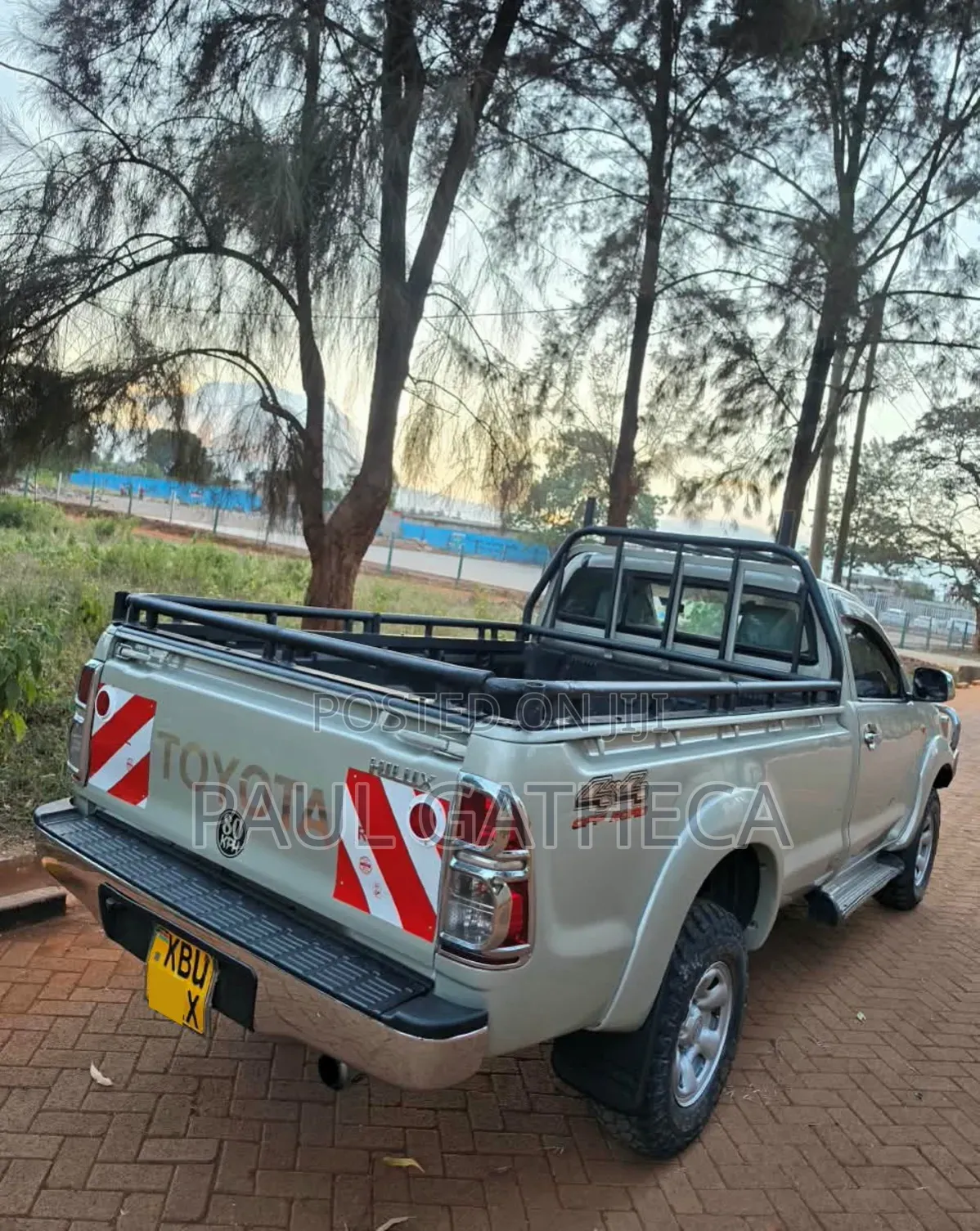 Toyota Hilux 2012 Silver