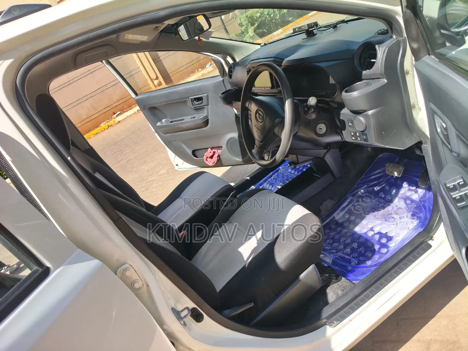 Daihatsu Mira 2018 White