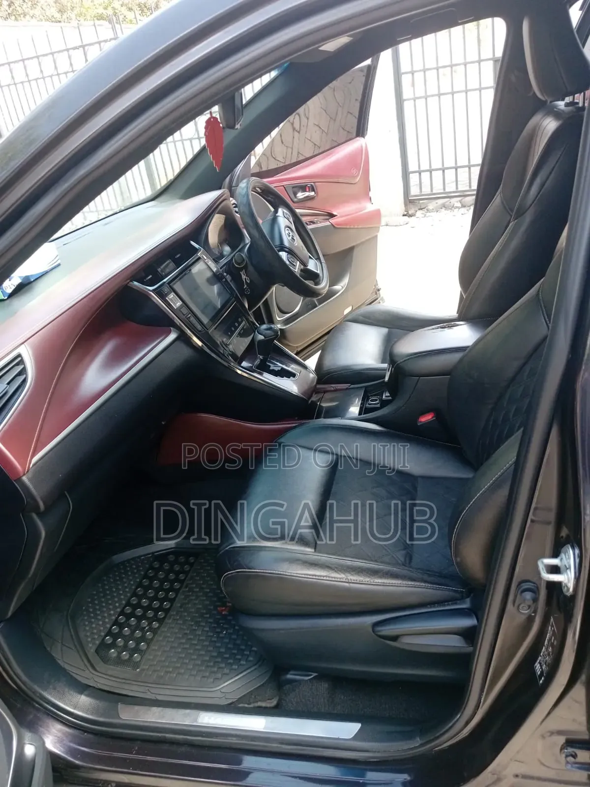 Toyota Harrier 2.0 2016 Matt Black