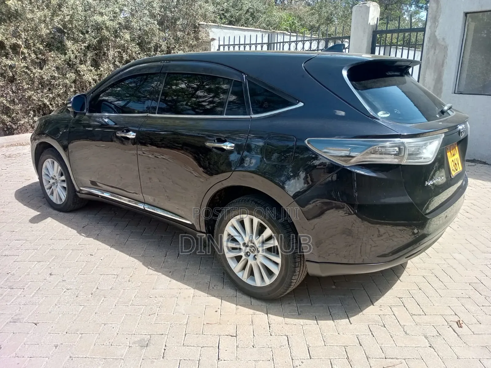 Toyota Harrier 2.0 2016 Matt Black