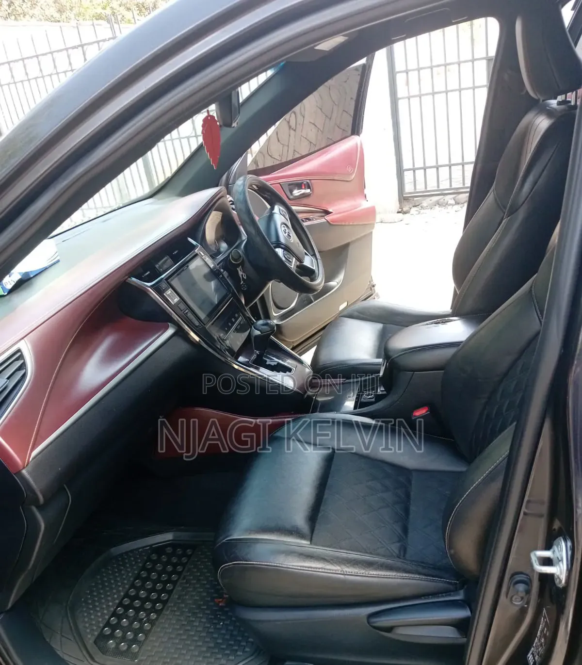 Toyota Harrier 2.0 2016 Black