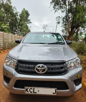Toyota Hilux 2017 Silver