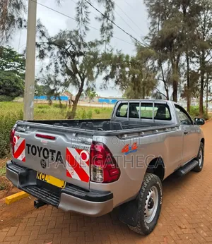 Toyota Hilux 2017 Silver