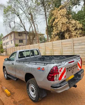 Toyota Hilux 2017 Silver