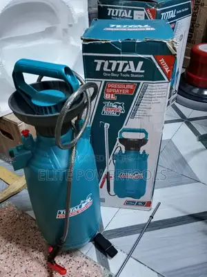 TOTAL 8L Manual Pressure Sprayer