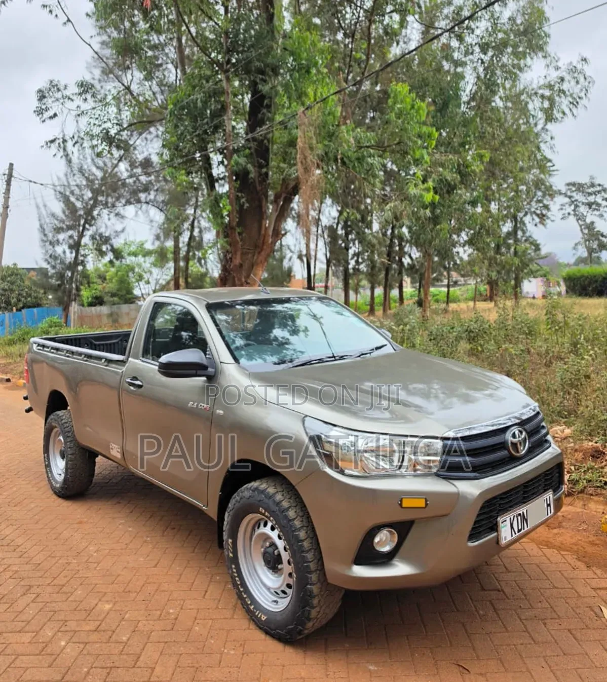 Toyota Hilux 2023 Gray