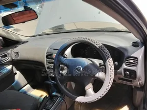 Nissan FB15 2005 Silver