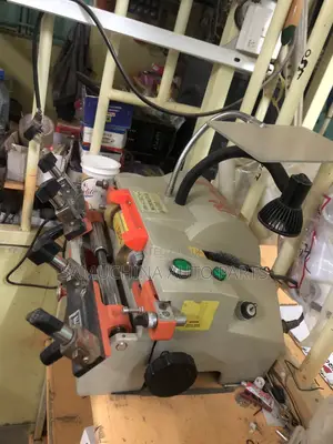 Key Cutting Machine