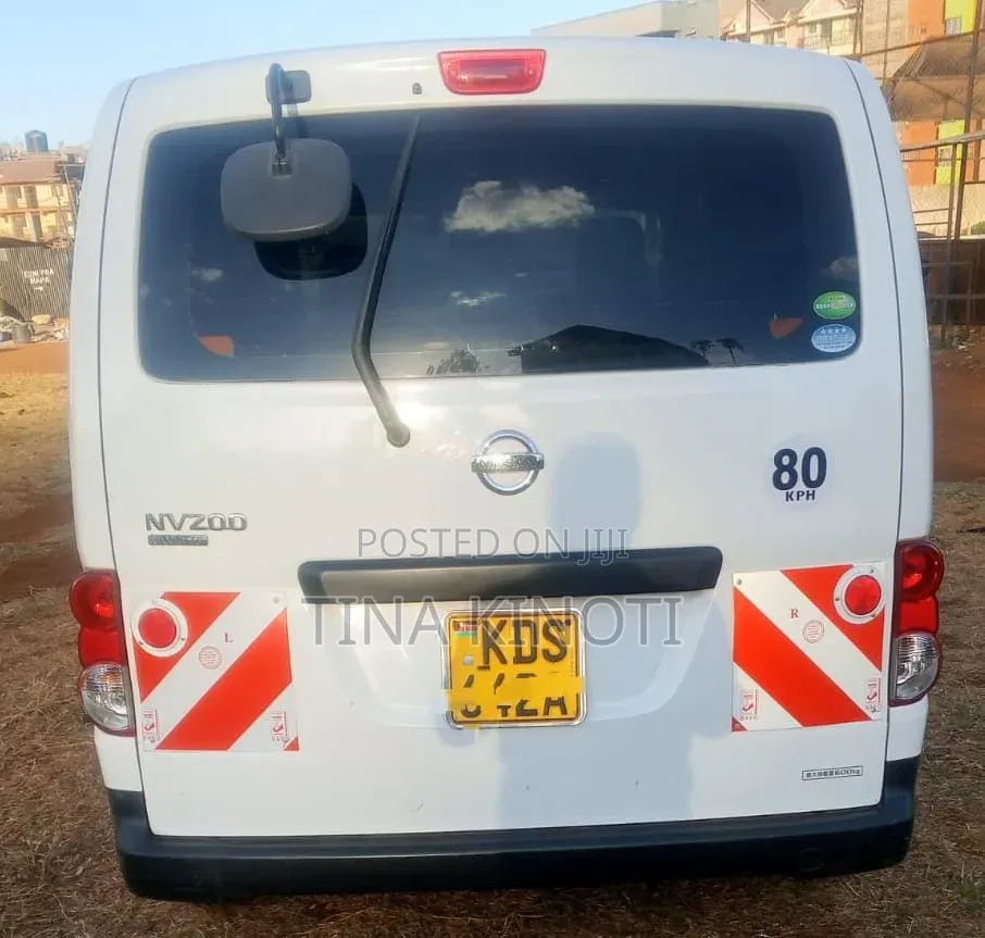 Nissan Caravan (Urvan) 2017 White