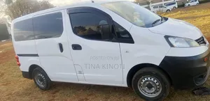 Nissan Caravan (Urvan) 2017 White