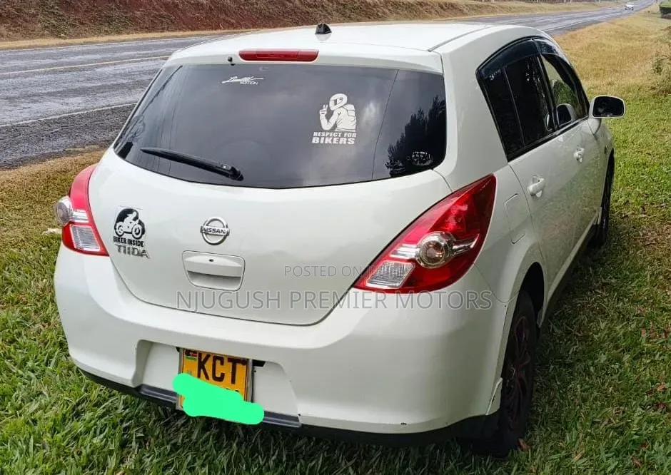 Nissan Tiida 2011 White