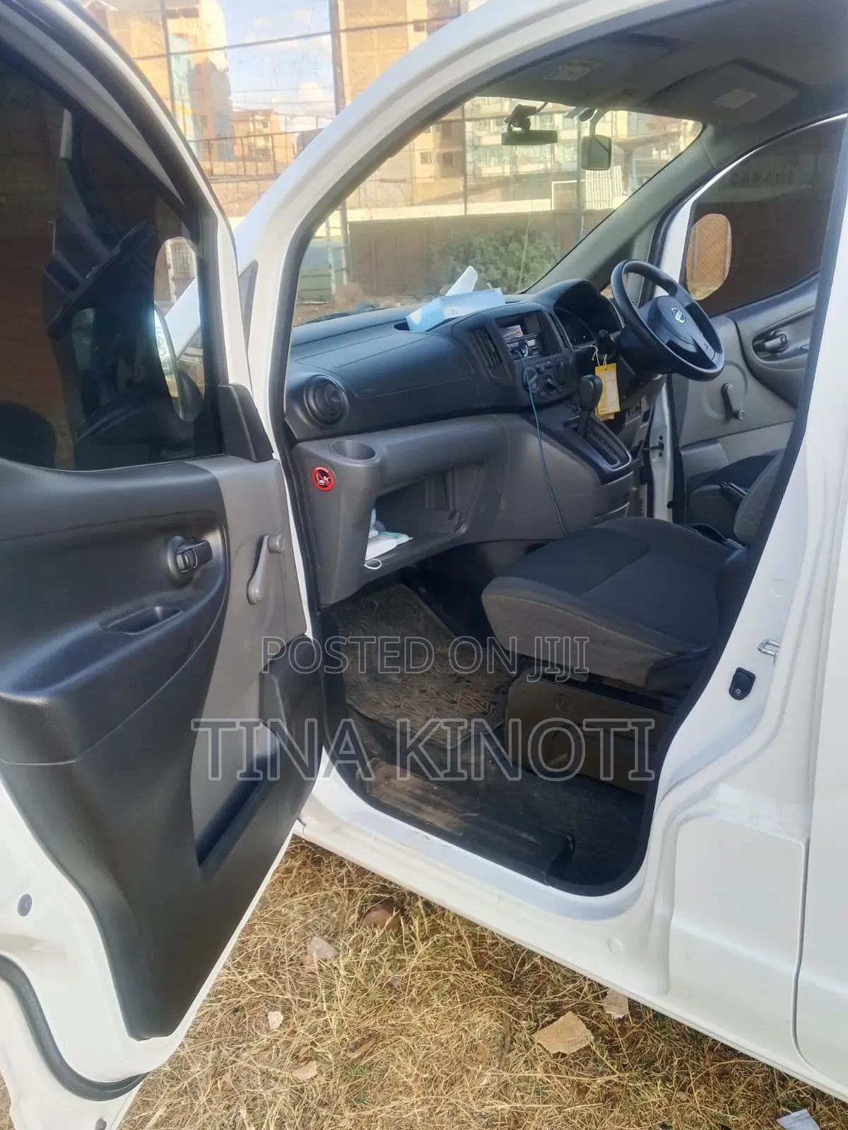 Nissan Caravan (Urvan) 2017 White