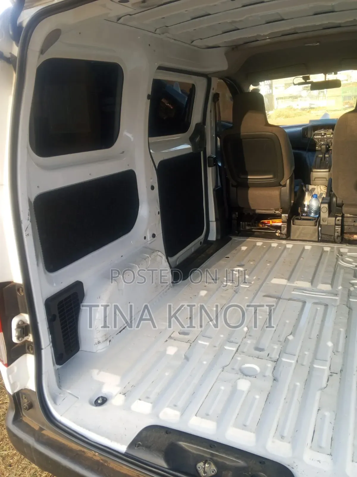 Nissan Caravan (Urvan) 2017 White