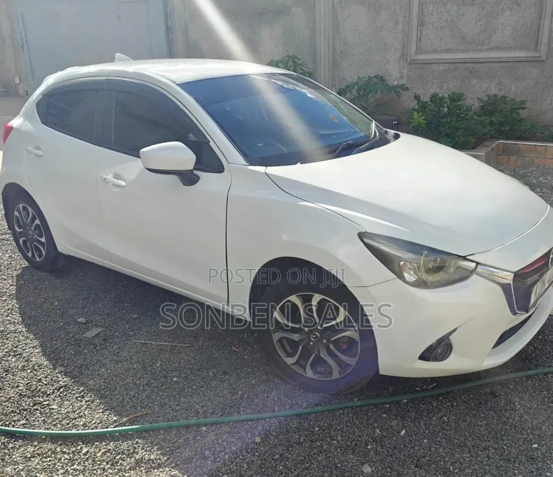 Mazda Demio 2016 White