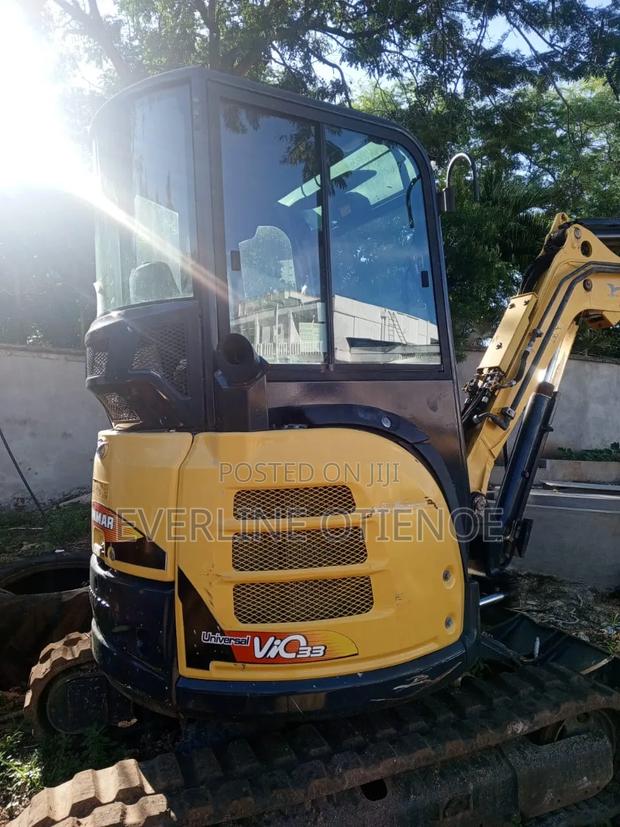 Mini Excavator - thumbnail 3