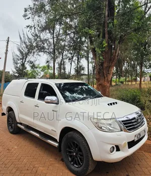 Toyota Hilux 2016 White