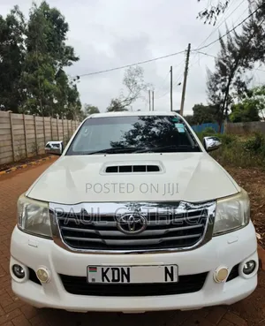 Toyota Hilux 2016 White