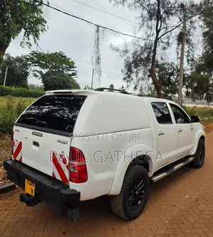 Toyota Hilux 2016 White