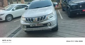 Mitsubishi L200 2016 Silver