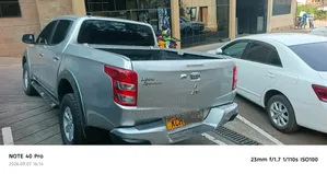 Mitsubishi L200 2016 Silver