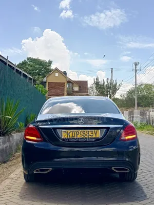 Mercedes-Benz C200 2016 Black
