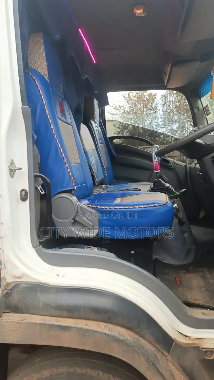 Isuzu FRR 90 Blue Power 203