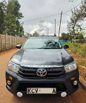 Toyota Hilux 2019 Gray