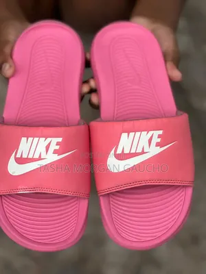 Nike Victoria One Pink