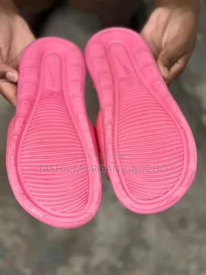 Nike Victoria One Pink