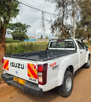 Isuzu D-MAX 2015 White