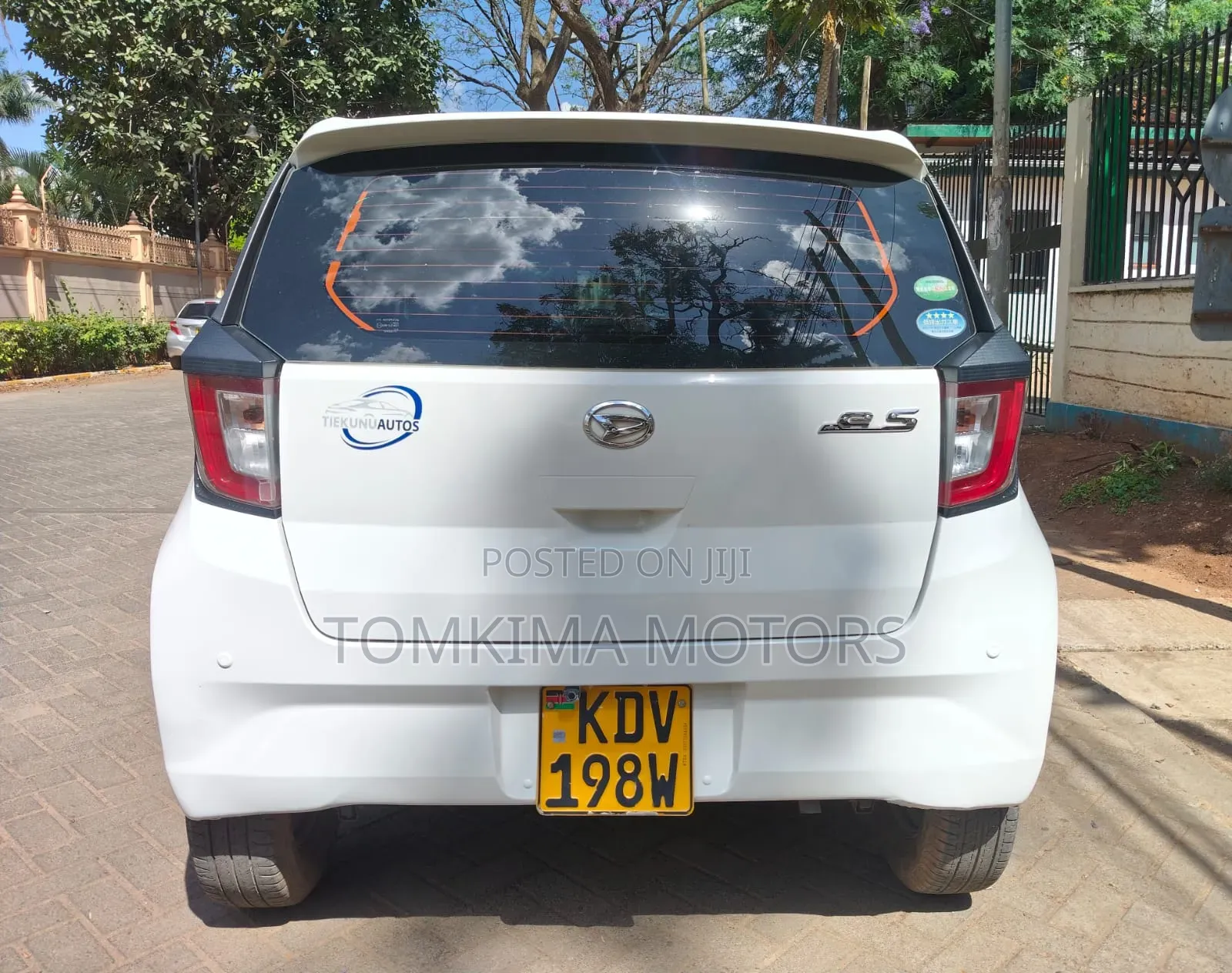 Daihatsu Mira 2018 White
