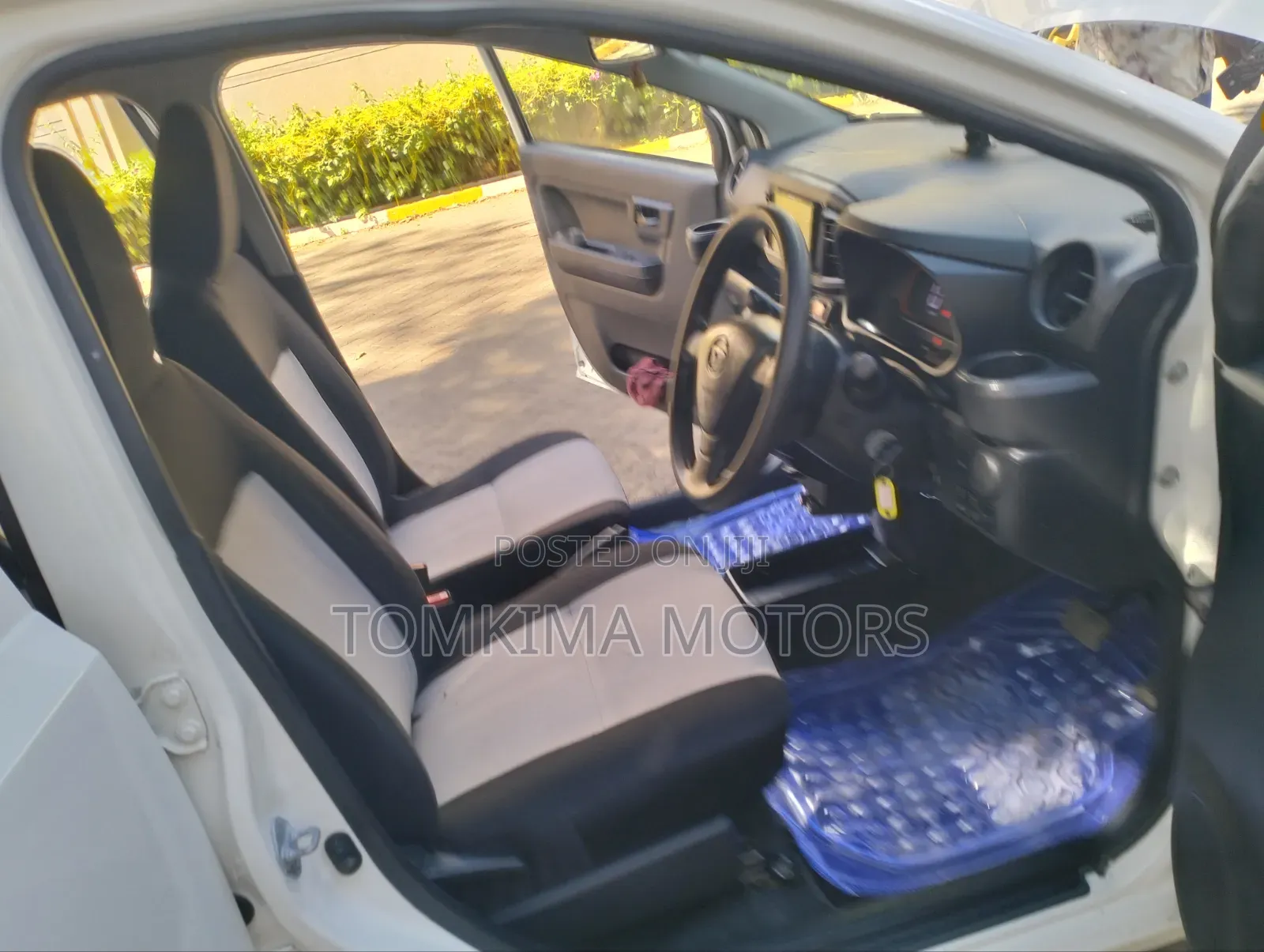 Daihatsu Mira 2018 White