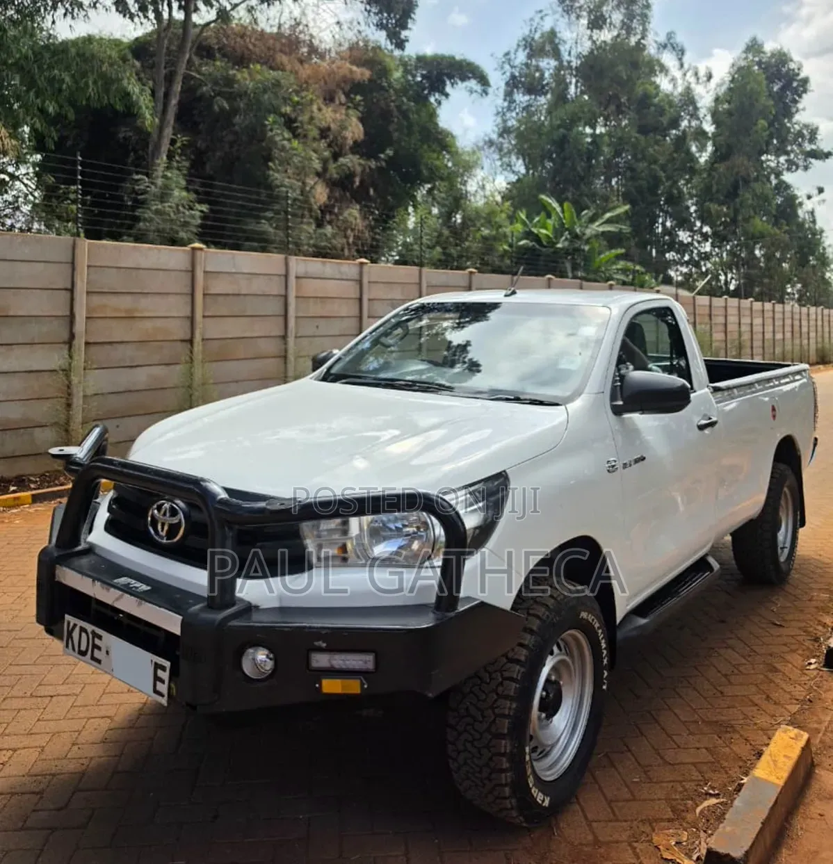 Toyota Hilux 2021 White