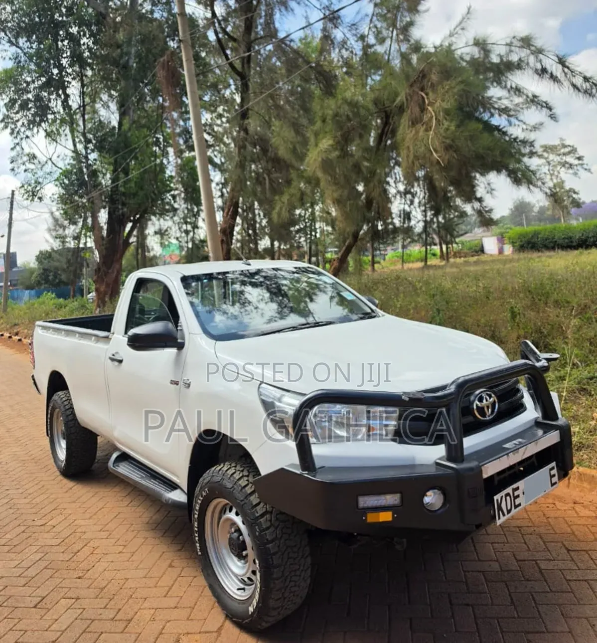 Toyota Hilux 2021 White
