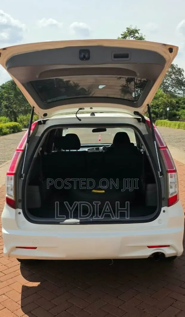 Honda Stream 2009 White