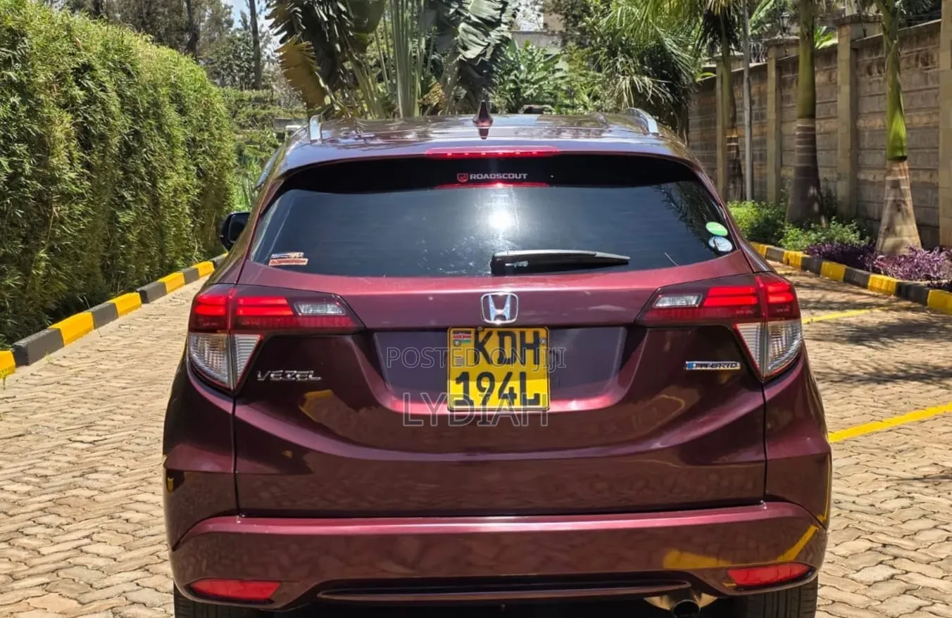 Honda Vezel 2015 Maroon