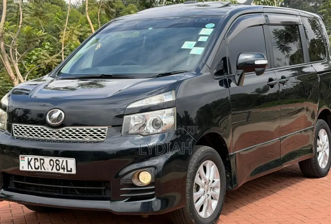 Toyota Voxy 2011 Black