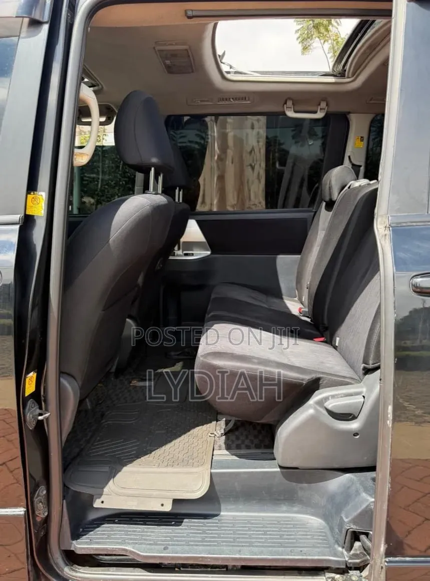 Toyota Voxy 2011 Black