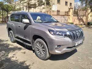 Toyota Land Cruiser Prado 2018 Gray