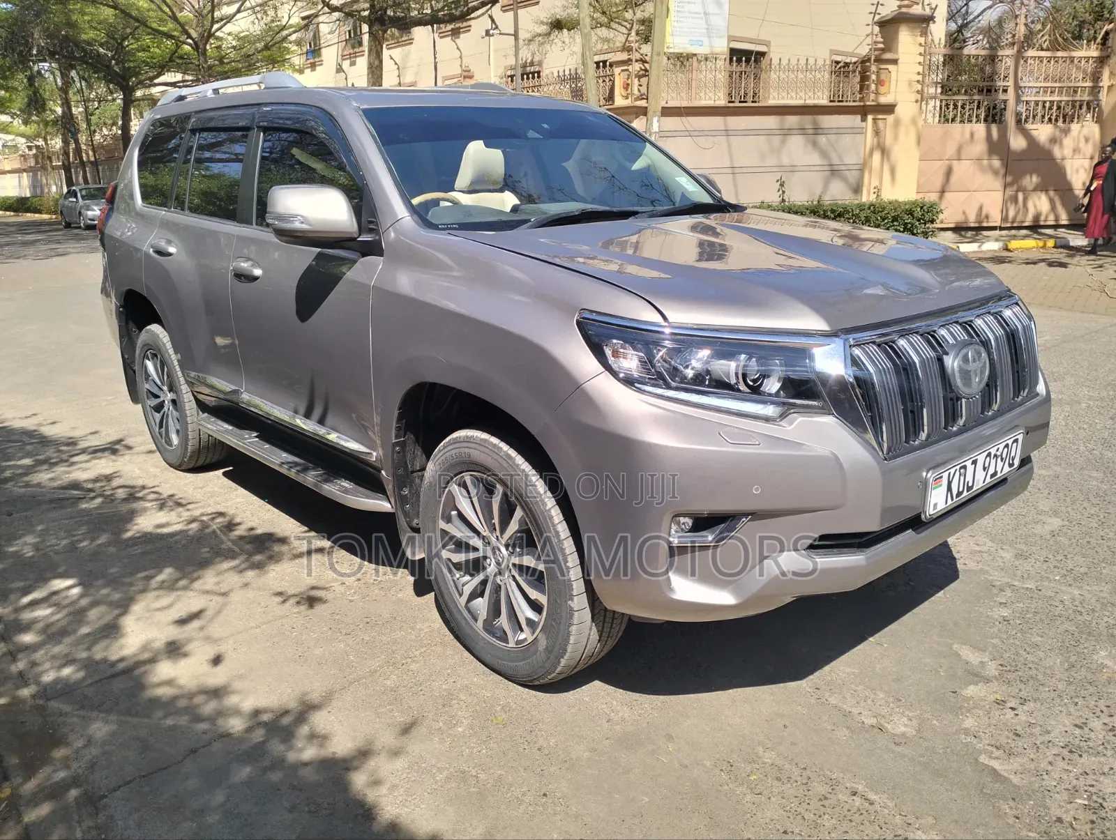 Toyota Land Cruiser Prado 2018 Gray