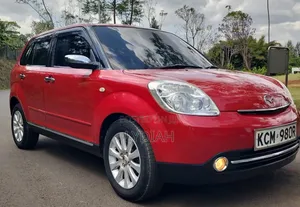 Mazda Verisa 2010 Red