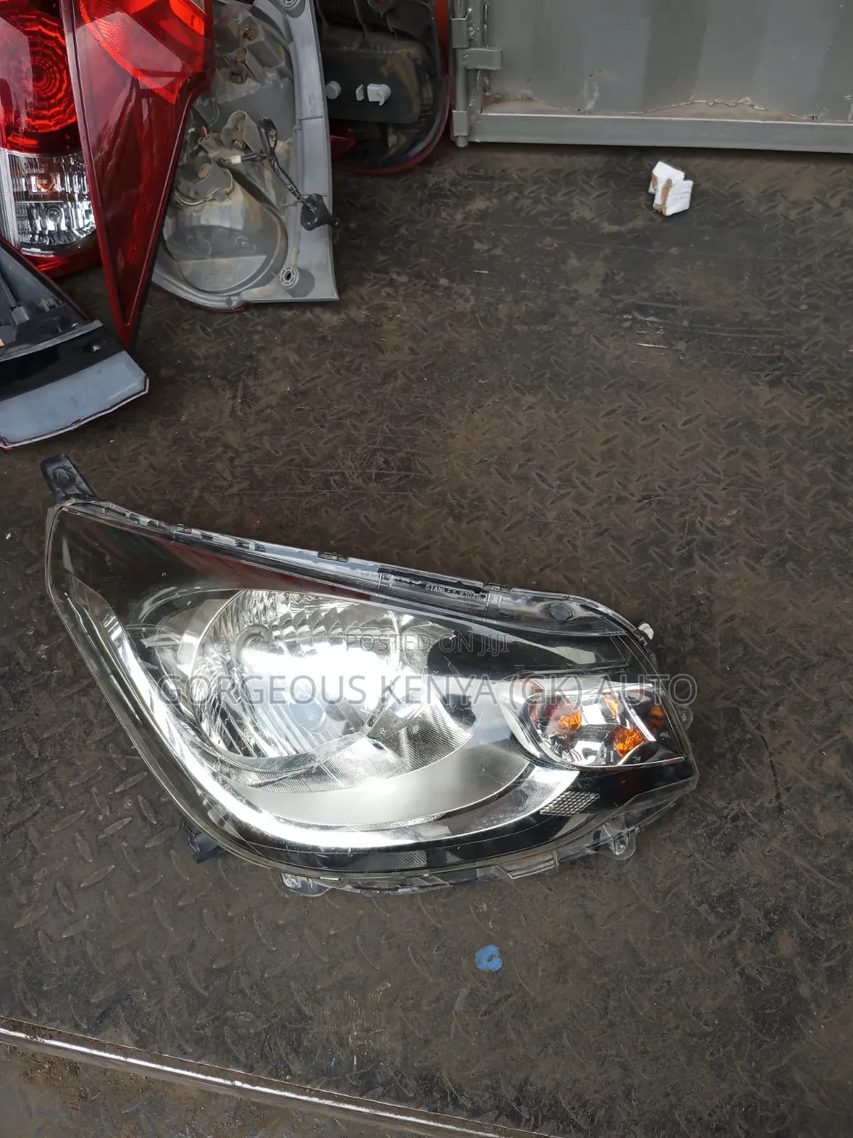 E K Wagon Headlight