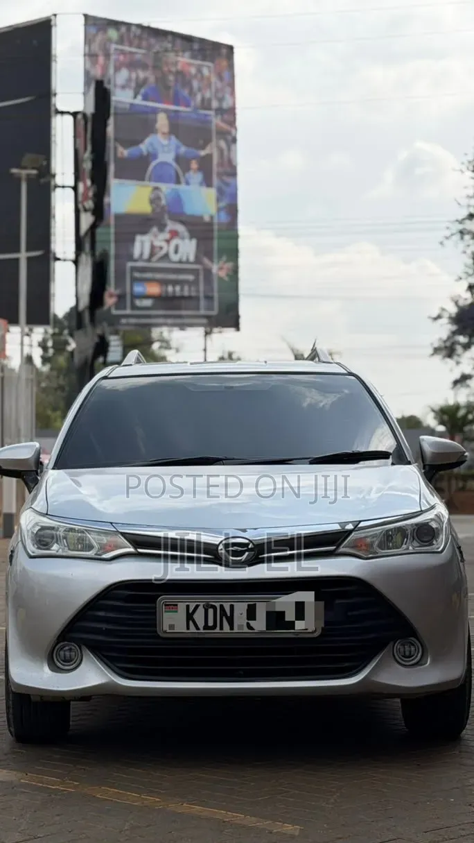 Toyota Corolla Fielder 2016 Silver